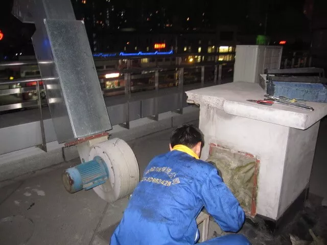 风机维修现场实拍图